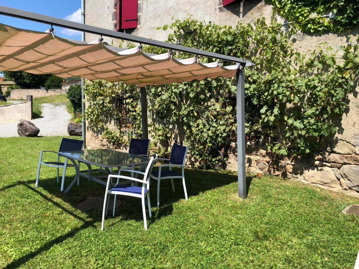 A L'Aube Des Volcans Hotel Charbonnières-les-Vieilles Buitenkant foto