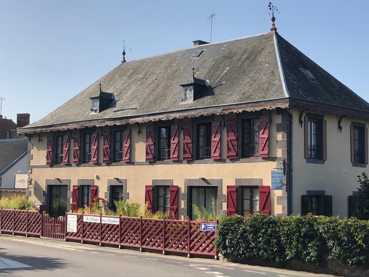 A L'Aube Des Volcans Hotel Charbonnières-les-Vieilles Buitenkant foto