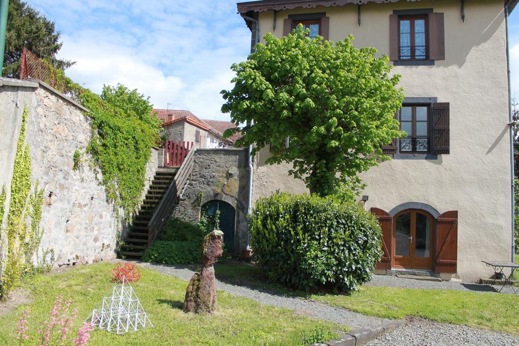 A L'Aube Des Volcans Hotel Charbonnières-les-Vieilles Buitenkant foto