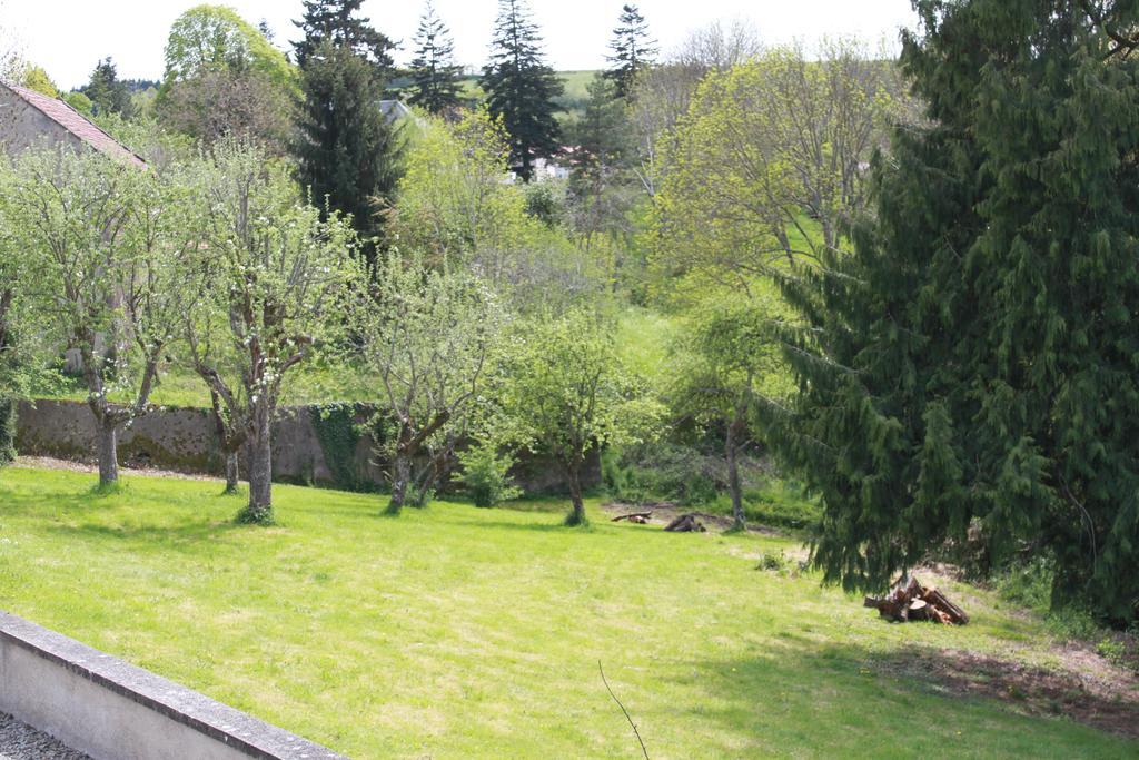 A L'Aube Des Volcans Charbonnières-les-Vieilles Buitenkant foto